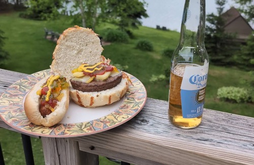 Minden Cottage | 2 for 1 Charming 3-bedroom cottage + Cabin on Lake