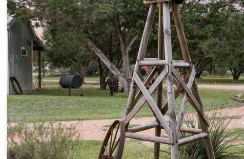 Bandera Apartment | #2 Forge~Bandera Tin Star~Bandera, TX~Country