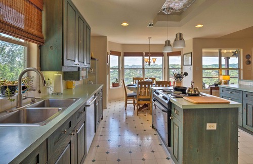 Apache Shores House | 2 Furnished Decks & Lake Views: Austin Escape