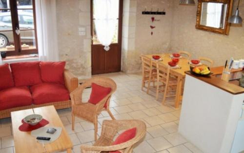 Villeloin-Coulange House | 2 gîtes mitoyens avec piscine 8-12 pers