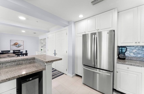 Thomas Drive Condo | 2-Gulf Front Masters - Massive Entertainment Space! Large Balcony!