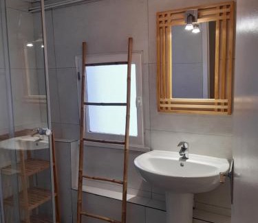 Murat-le-Quaire House | 2 hébergements différents un gîte avec 2 chambres et une chambre avec kitchenette