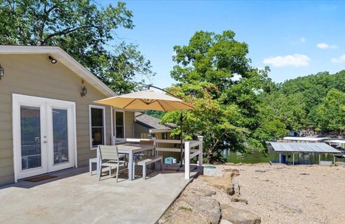 Gravois Mills House | 2 Houses, Sleeps 20, Remodeled Lakefront w/ Dock