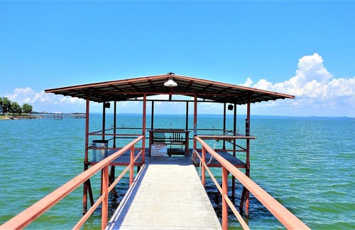 Buchanan Dam House | 2 Houses, Waterfront, Gated, Kayaks, Canoe, 317 FT. Shaded Concrete Fishing Pier