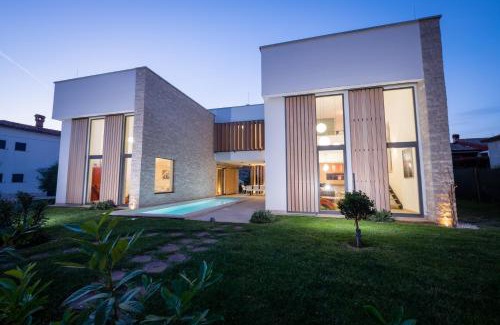 Fiorini Villa | 2 In 1