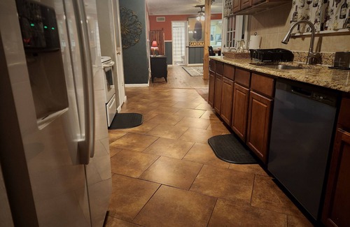 Meadowbrook House | 2 KING BEDS! and near a Golf course