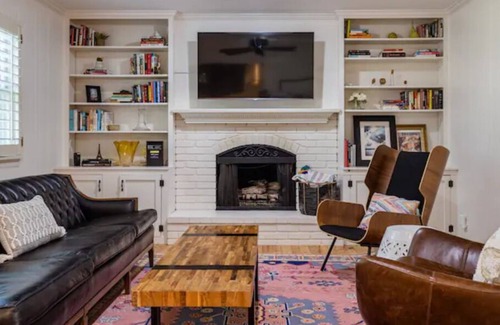 Prairie Village House | 2 KING Beds - Screened Back Porch + Office + Spacious Parking