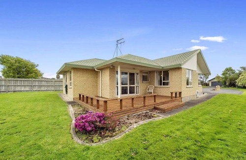 Hamilton House | 2 king single beds private room