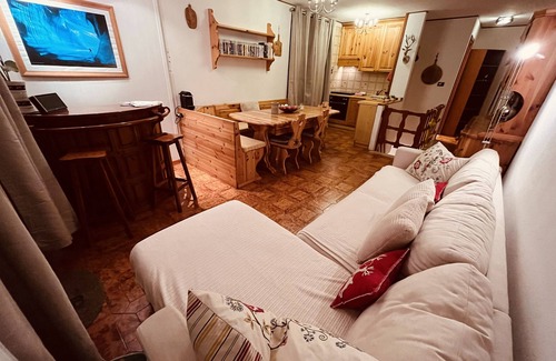 Limone Piemonte Apartment | 2 Limone Hut White Reserve Ski-in Ski-out Morel chairlift