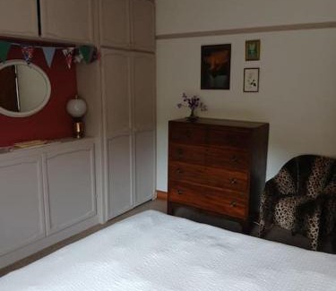 Dartmouth House | 2 Little Meadow Cottages