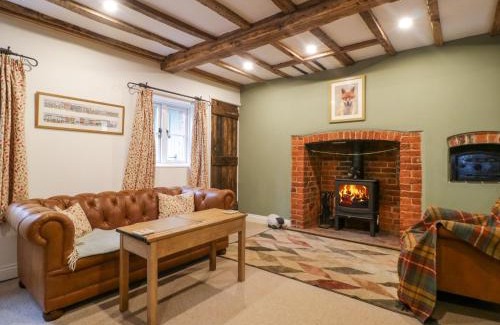 Moreton House | 2 Loxter Villas