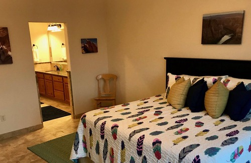 Greenehaven House | 2 Master Suites in This Newly Remodeled Town Home