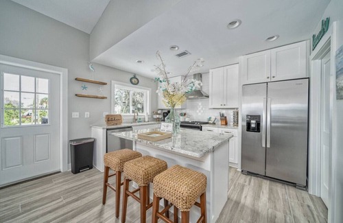 Vilano Beach House | 2 Mermaids Seaside Retreat for 8