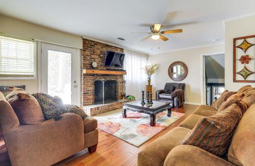 College Park House | 2 Mi to Airport College Park Home with Grill!