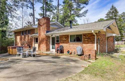 College Park House | 2 Mi to Airport College Park Home with Grill!