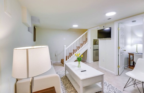 Bloomingdale Apartment | 2 Mi to Dtwn DC: WFH-Friendly Apt