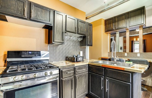 West Side Apartment | < 2 Mi to Dtwn & Mississippi River: West Side Home