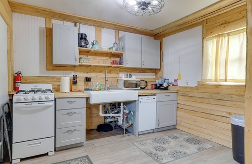 Casper Apartment | 2 Mi to Dtwn: Pet-Friendly Casper Apt!