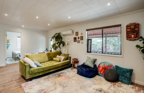 Prescott House | 2 Mi to Dtwn Prescott Cabin with Furnished Deck!