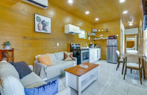 Brownsville House | 2 Mi to Family Attractions Brownsville Cottage!