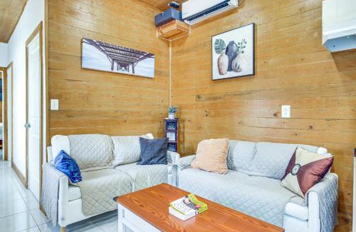 Brownsville House | 2 Mi to Family Attractions Brownsville Cottage!