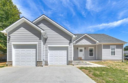 Somerset House | 2 Mi to Marina and Lake Cumberland! Newly Built Home