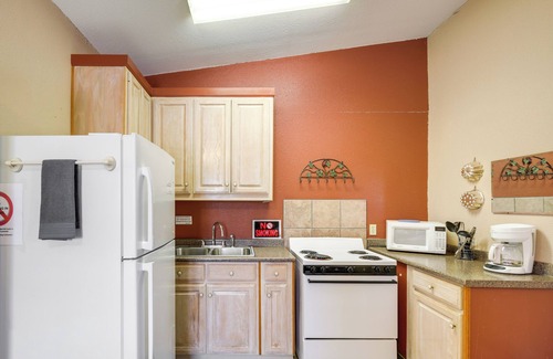 Lake Whitney Apartment | 2 Mi to Marina: Lake Whitney Studio Retreat!
