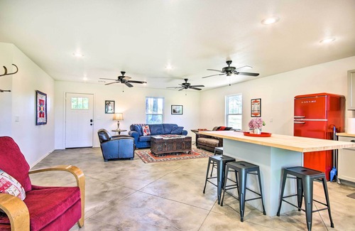 Grove Cabin | 2 Mi to Marinas & Grove: Cozy Cabin w/Grill