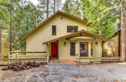Mi-Wuk Village House | 2 Mi to Mi-Wuk Village Cabin with Large Deck