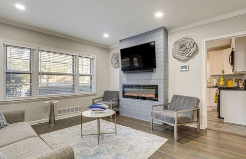 Piedmont Heights Apartment | 2 Mi to Midtown: Chic Apartment in Atlanta!