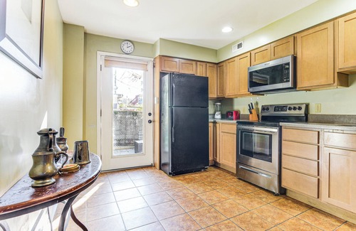 Canton House | 2 Mi to National Aquarium: Canton Home w/Patio!