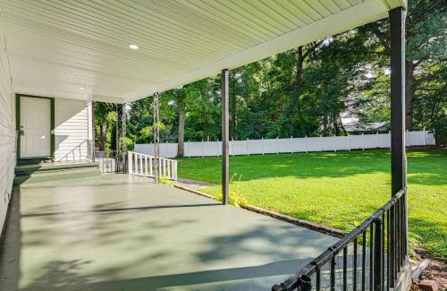 Oak Grove House | 2 Mi to Oak Grove Racing and Gaming Home on 1 Acre