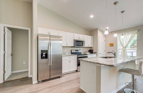 Dunnellon House | 2 Mi to Rainbow Springs: Home w/Hot Tub!