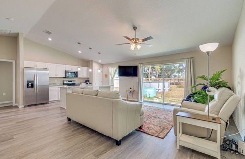 Dunnellon House | 2 Mi to Rainbow Springs: Home w/Hot Tub!