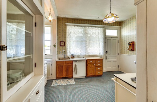 West Clarkston-Highland House | 2 Mi to River: Historic Clarkston Home w/Views!