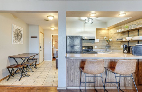 Notch Estates Condo | 2 Mi to Silver Dollar City: Condo in Branson West