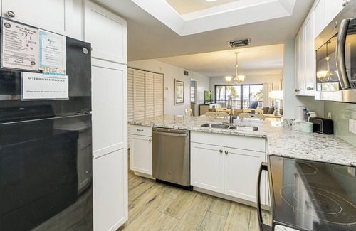 Marathon Condo | 2 Mi to Sombrero Beach: Condo w/Pool & Hot Tub