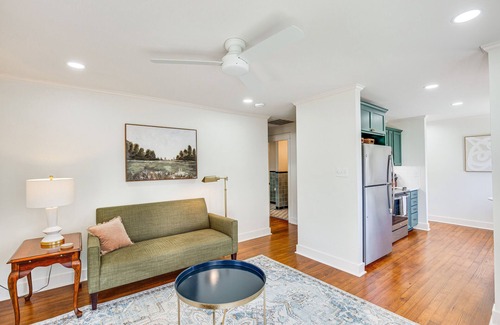 Tyler Apartment | 2 Mi to Tyler Rose Garden: Vibrant Apartment!