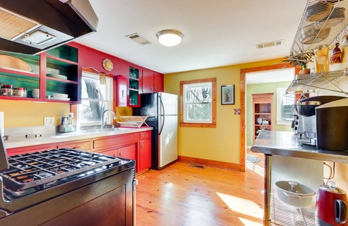 Fayetteville House | 2 Mi to UA: Central Fayetteville Home w/Patios