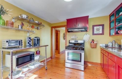 Fayetteville House | 2 Mi to UA: Central Fayetteville Home w/Patios
