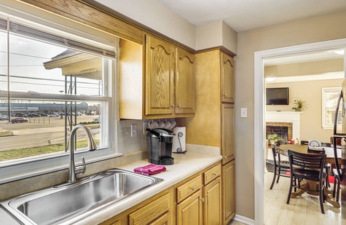 Dayton House | 2 Mi to UD: Pet-Friendly Home w/Fenced Yard!