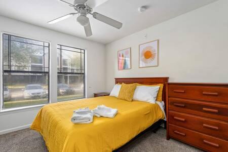Bearss Plaza Apartment | 2 MI to USF + Long Term Stays allowed + Gym + Pool