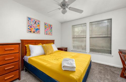Bearss Plaza Apartment | 2 MI to USF Pet Friendly & Budget Friendly