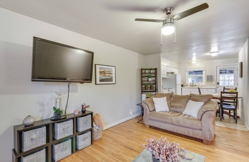 Garden Home-Whitford Apartment | 2 Mi to Washington Square: Portland Getaway
