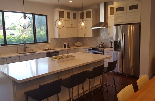 Survey Creek House | 2 Miles from the Beach, Designer Decorated, 3 Bedrooms, 3 Bathrooms