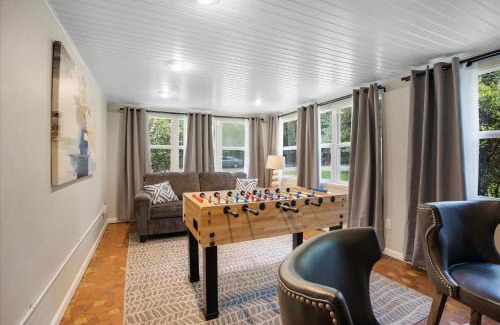 Gainesville House | 2 Miles to UF & DT - Pergola Fire Pit Game Room