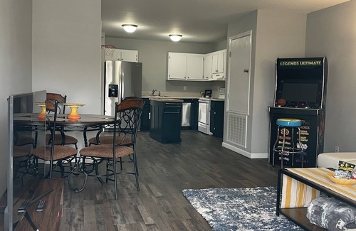 Clarksville Apartment | 2 min from Fort Campbell, 2Bdrm, cul-de-sac