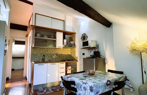 Voltri Apartment | 2 min Spiagge - 19 minuti Centro Città