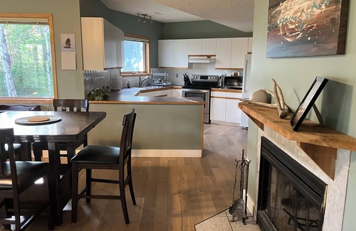 Bragg Creek House | 2 Min to Kananaskis! Beautifully Furnished 1640 sq ft Lower Suite on Acreage.