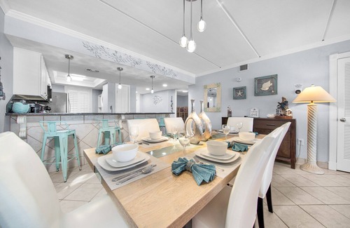 South Padre Island Condo | 2 MIN WALK 2 THE BEACH 5 BEDS GREAT LOCATION POOL HOT TUB